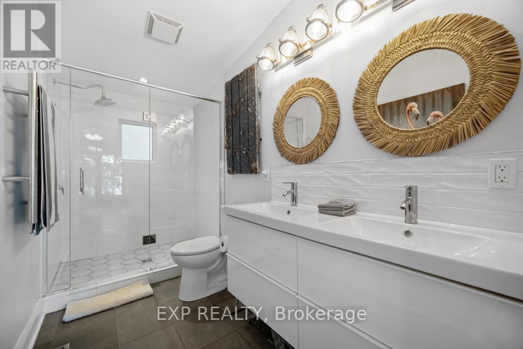 3094 Barlow Crescent