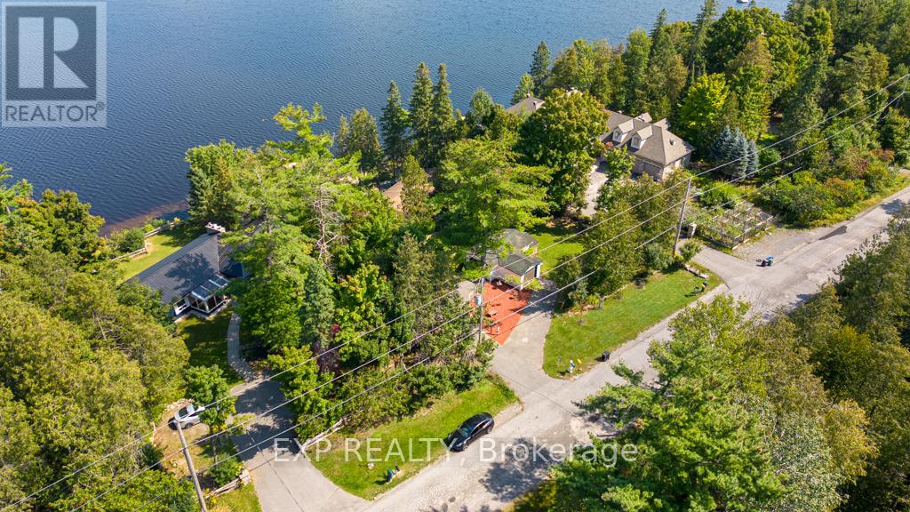 3094 Barlow Crescent