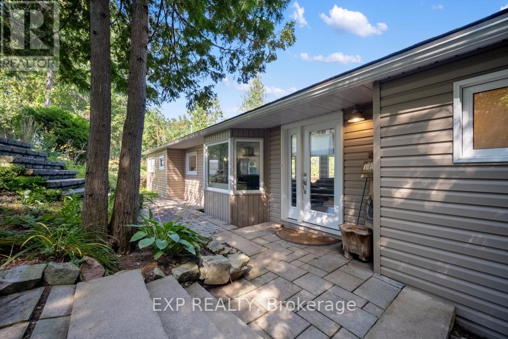 3094 Barlow Crescent