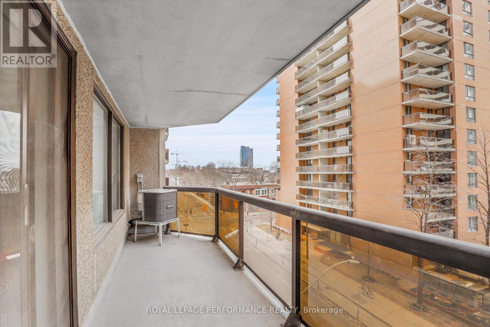 501 - 470 Laurier Avenue W