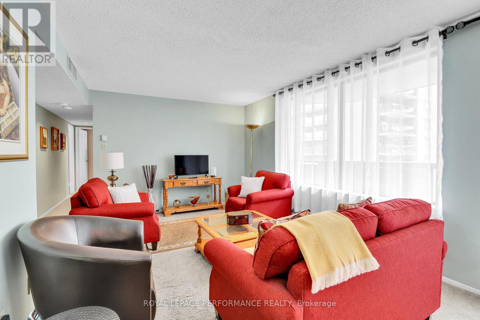 501 - 470 Laurier Avenue W