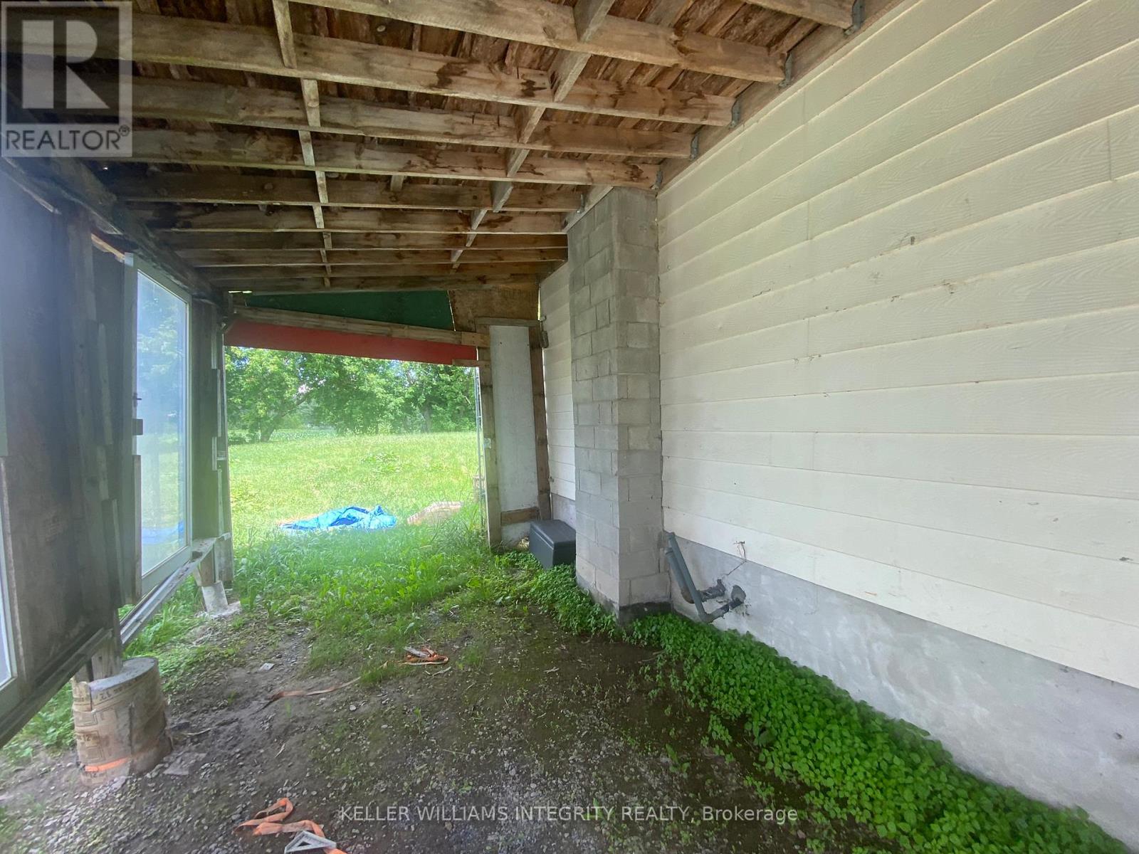 2415 Du Lac Road