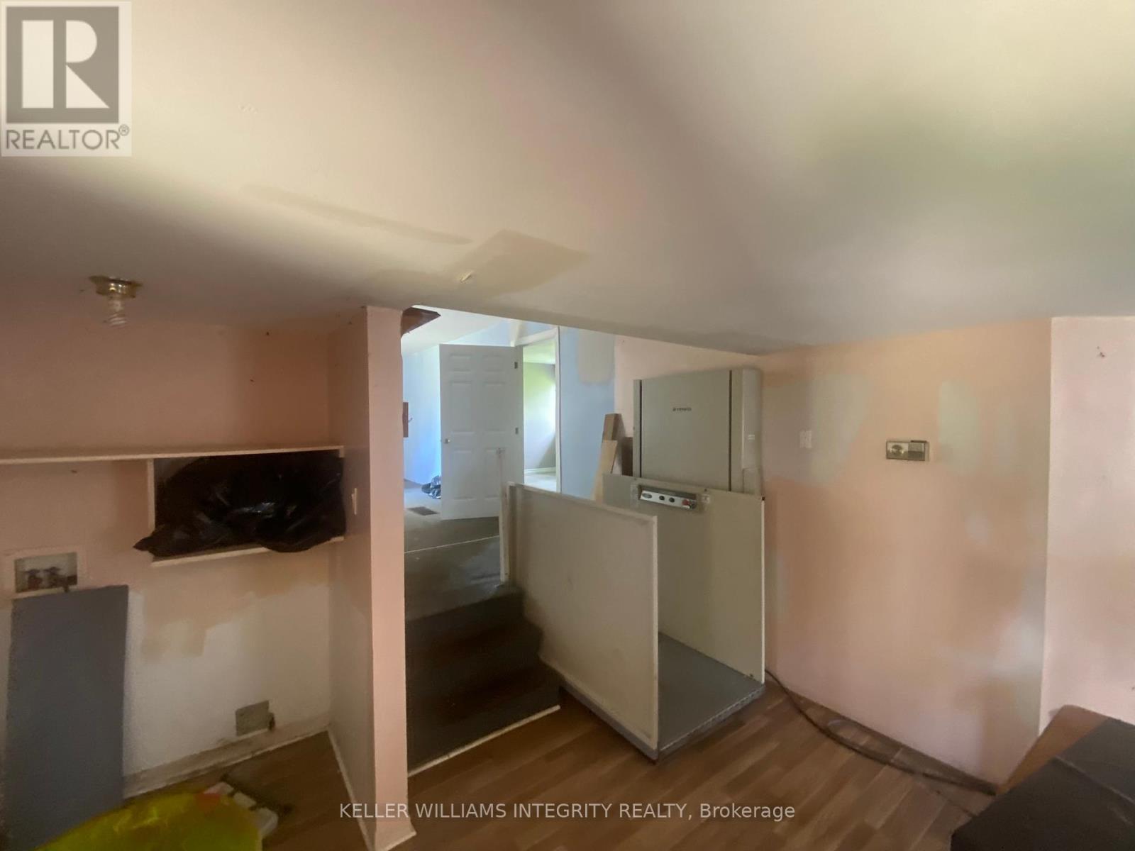 2415 Du Lac Road