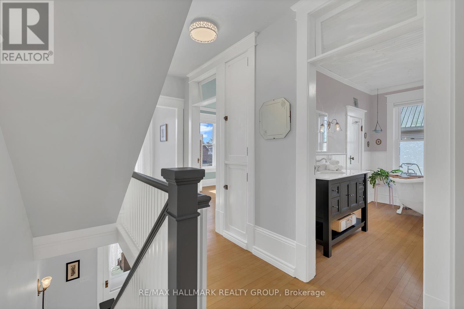 215 Thomas Street
