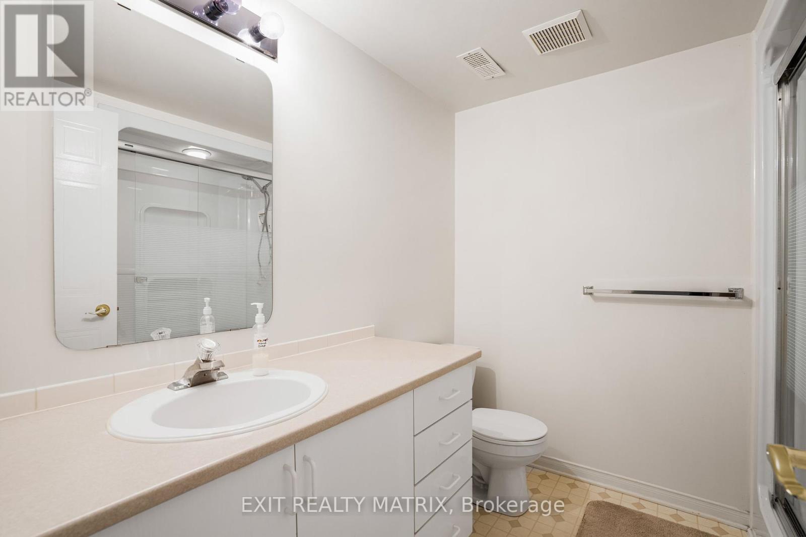 - - 1241 Foxborough Private