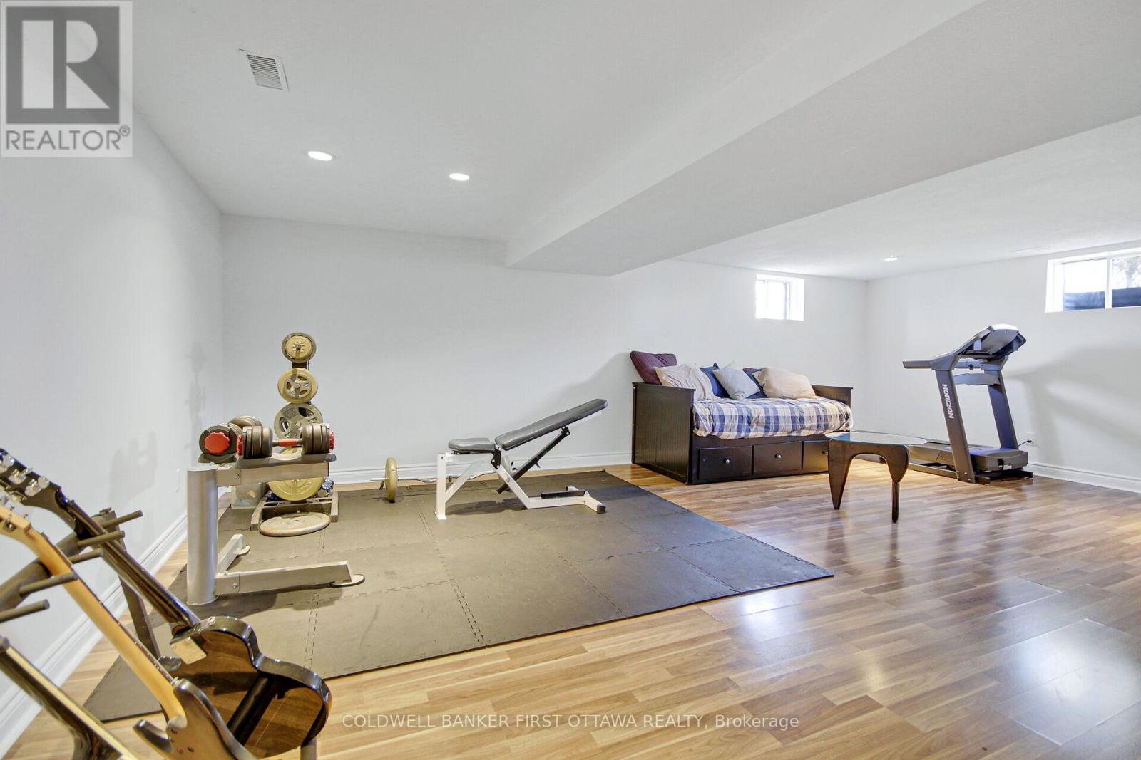 2313 Edward Kidd Crescent