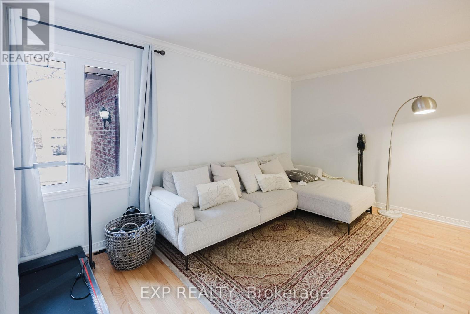21 Ashpark Crescent