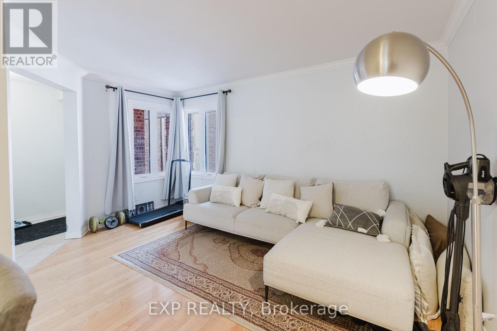 21 Ashpark Crescent