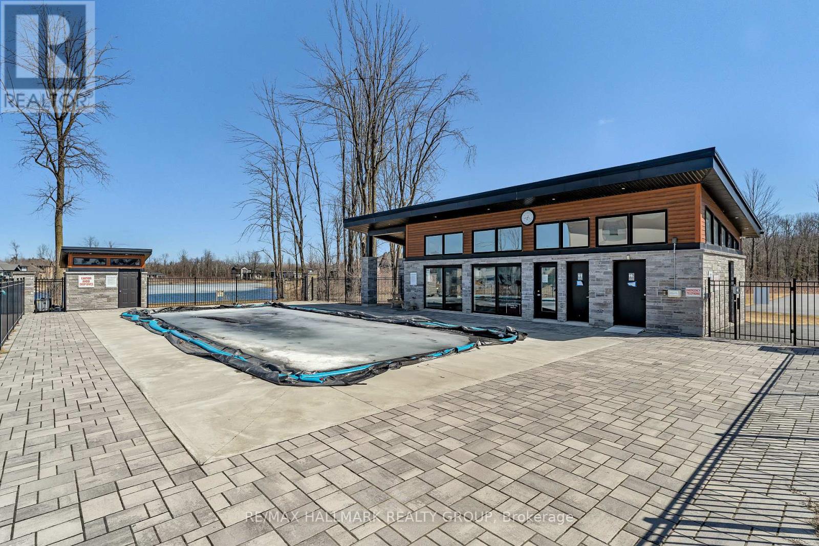 595 Shoreway Drive