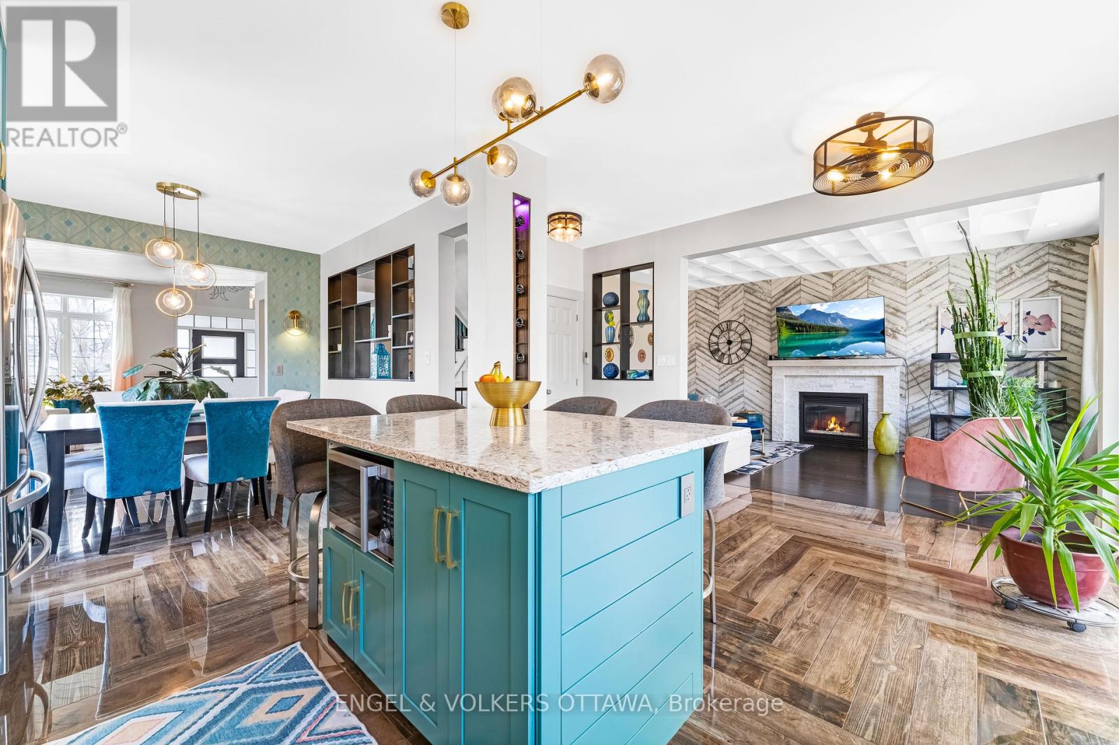 341 Shadehill Crescent