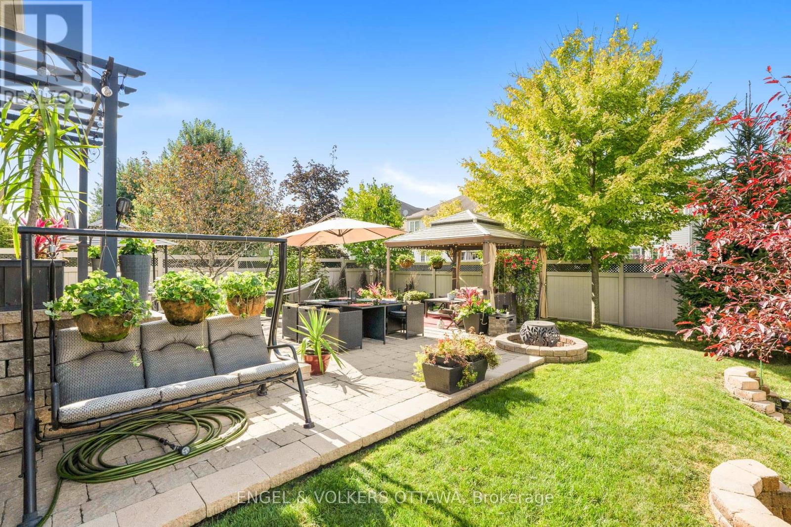 341 Shadehill Crescent