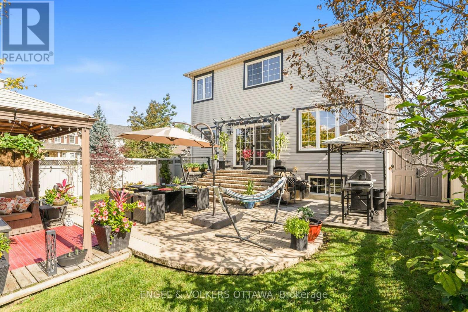 341 Shadehill Crescent