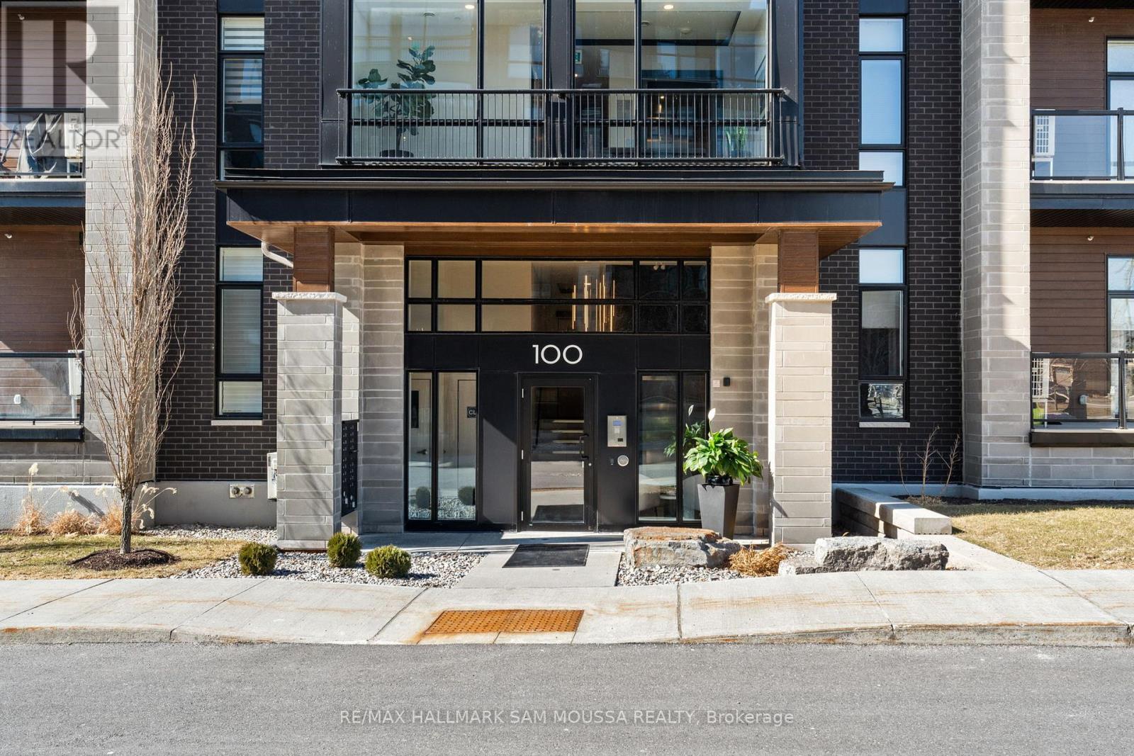 202 - 100 Cortile Private