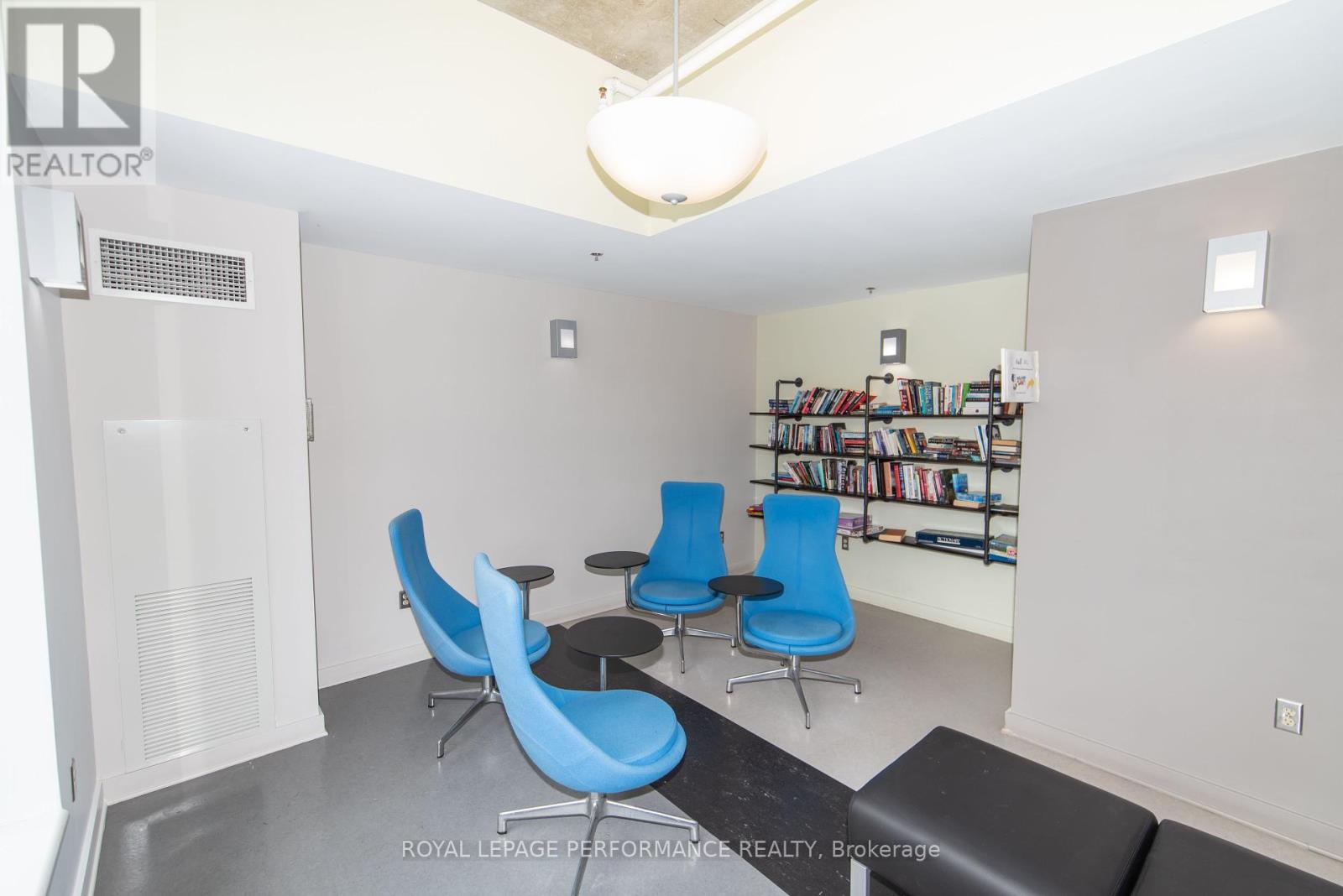 401 - 383 Cumberland Street