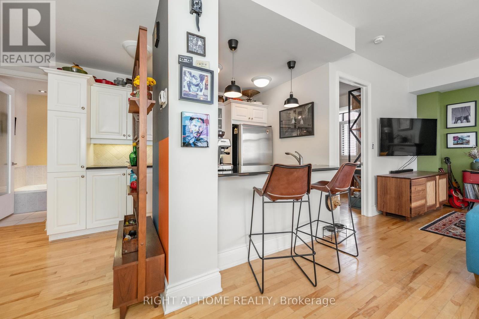 504 - 364 Cooper Street