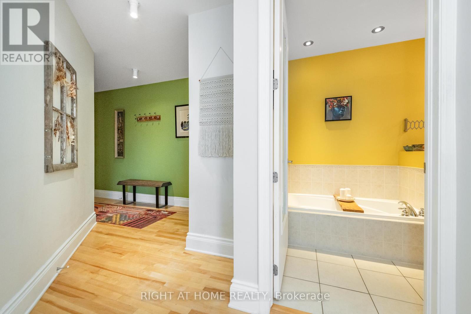 504 - 364 Cooper Street