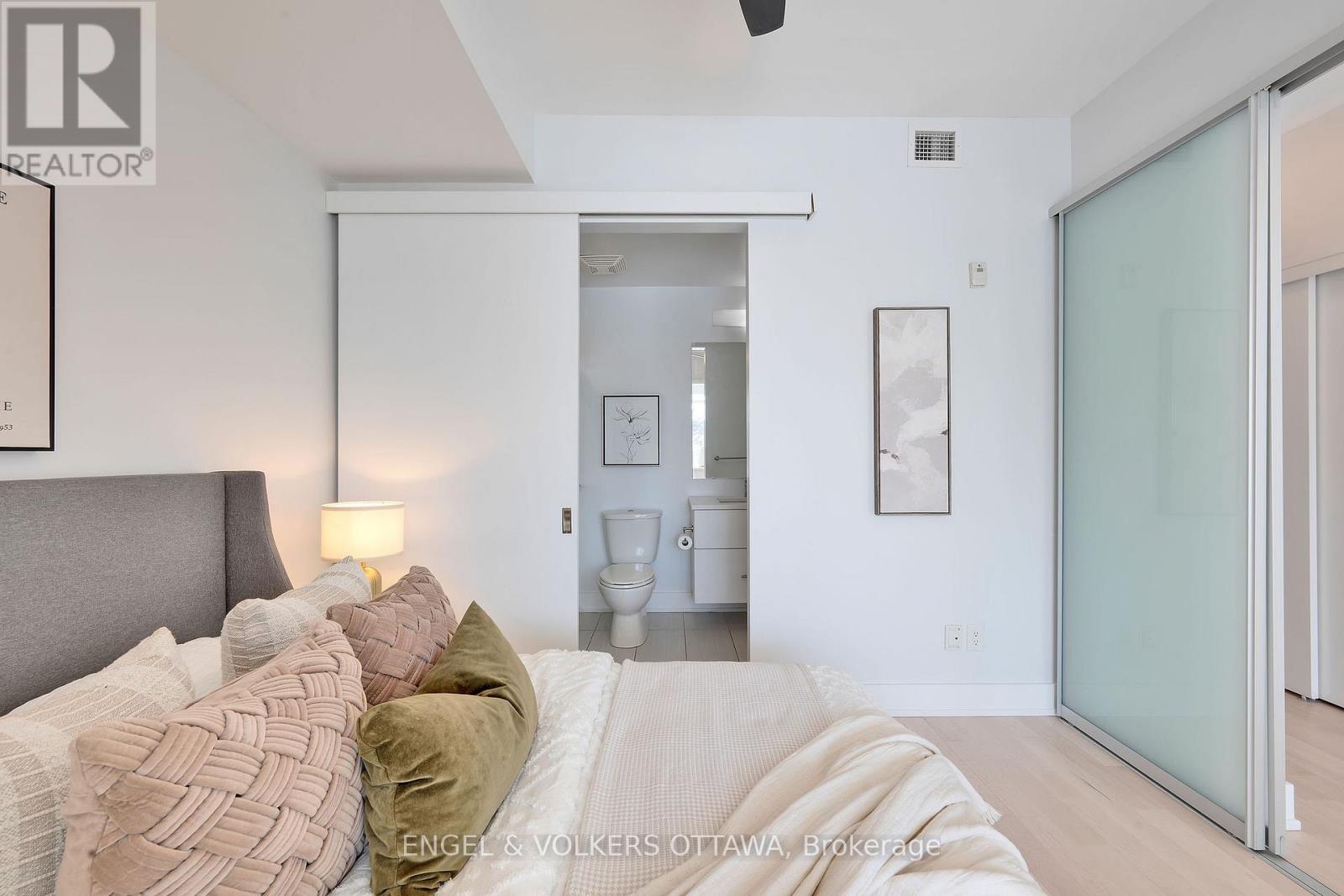 203 - 88 Richmond Road