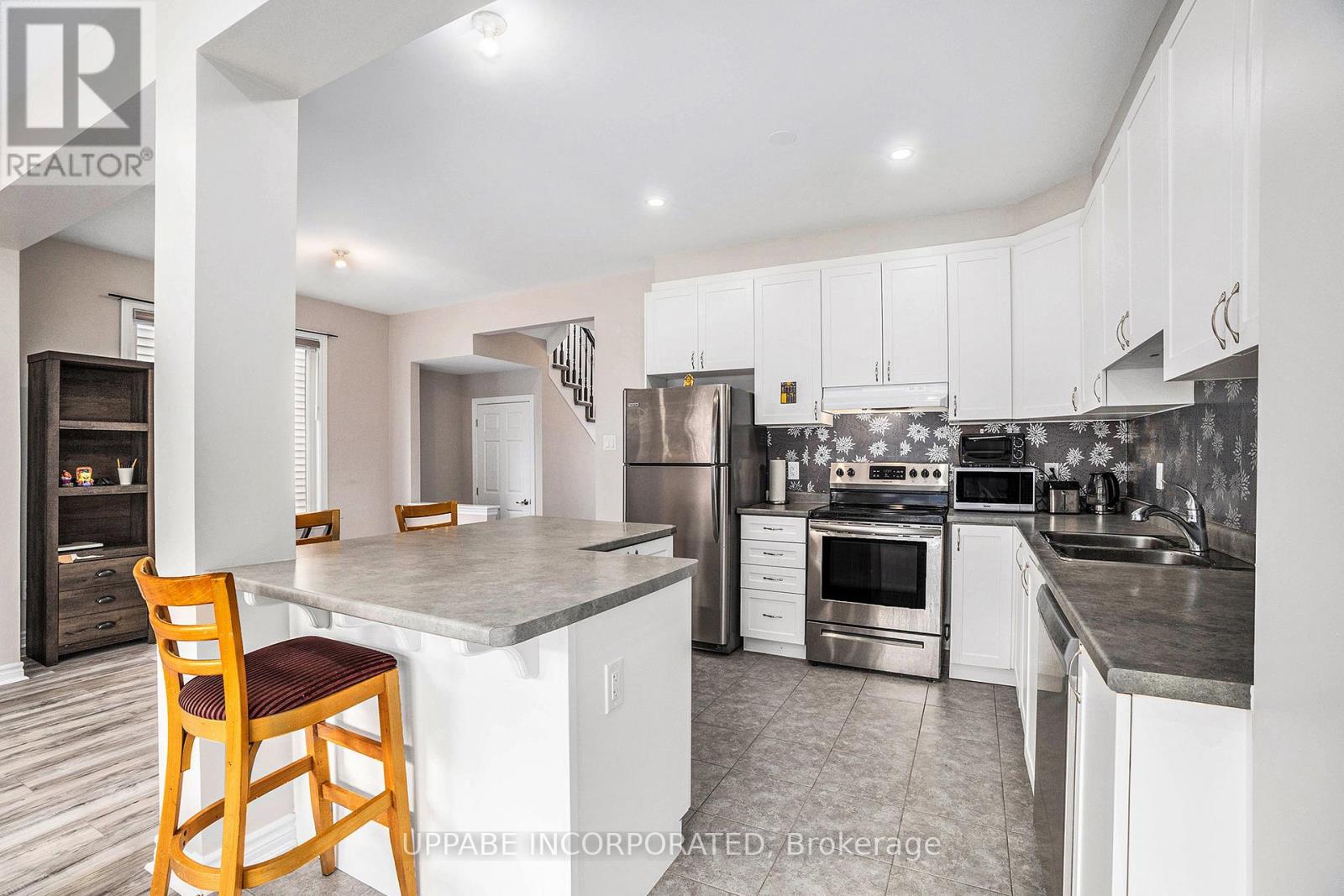 2326 Watercolours Way