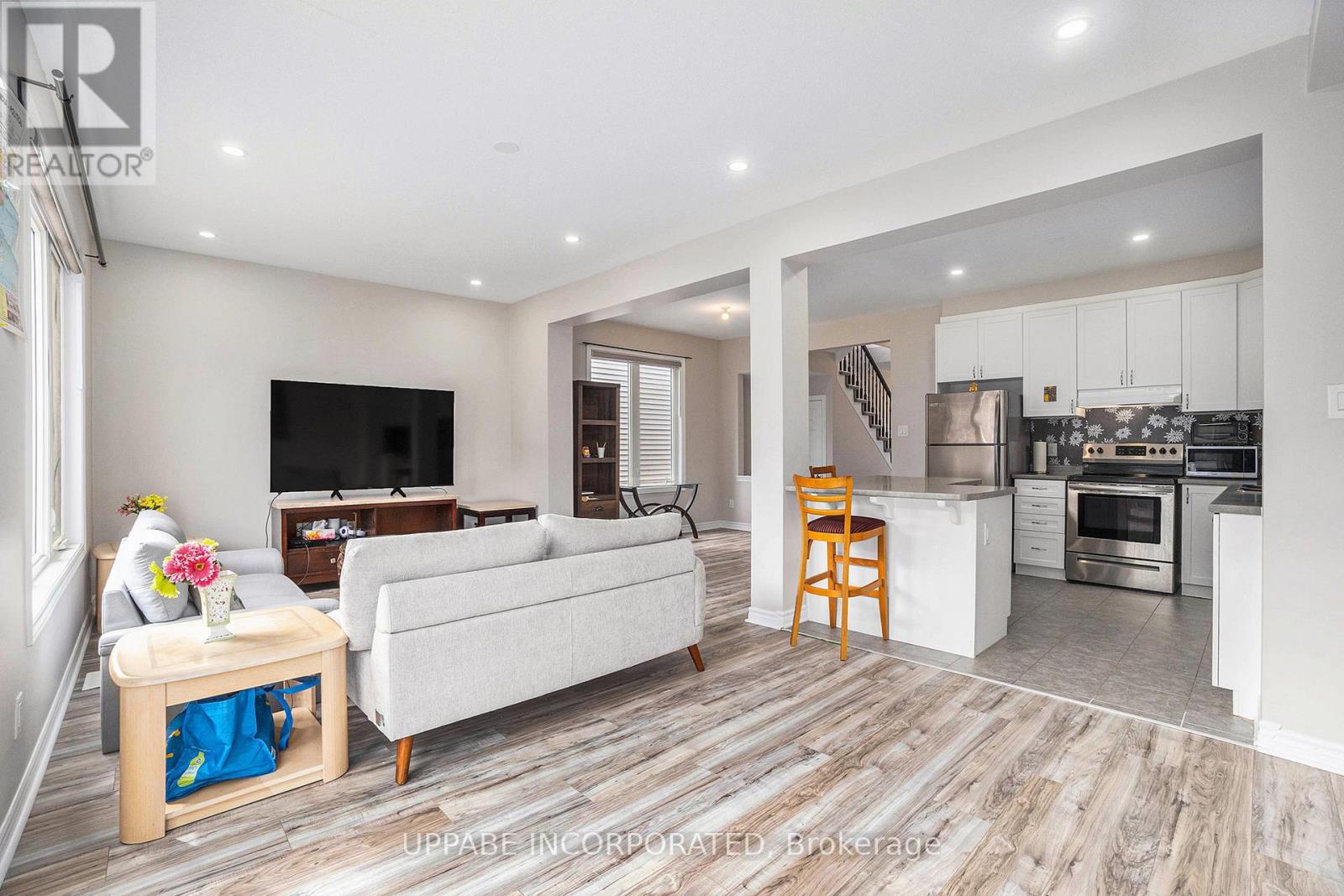 2326 Watercolours Way