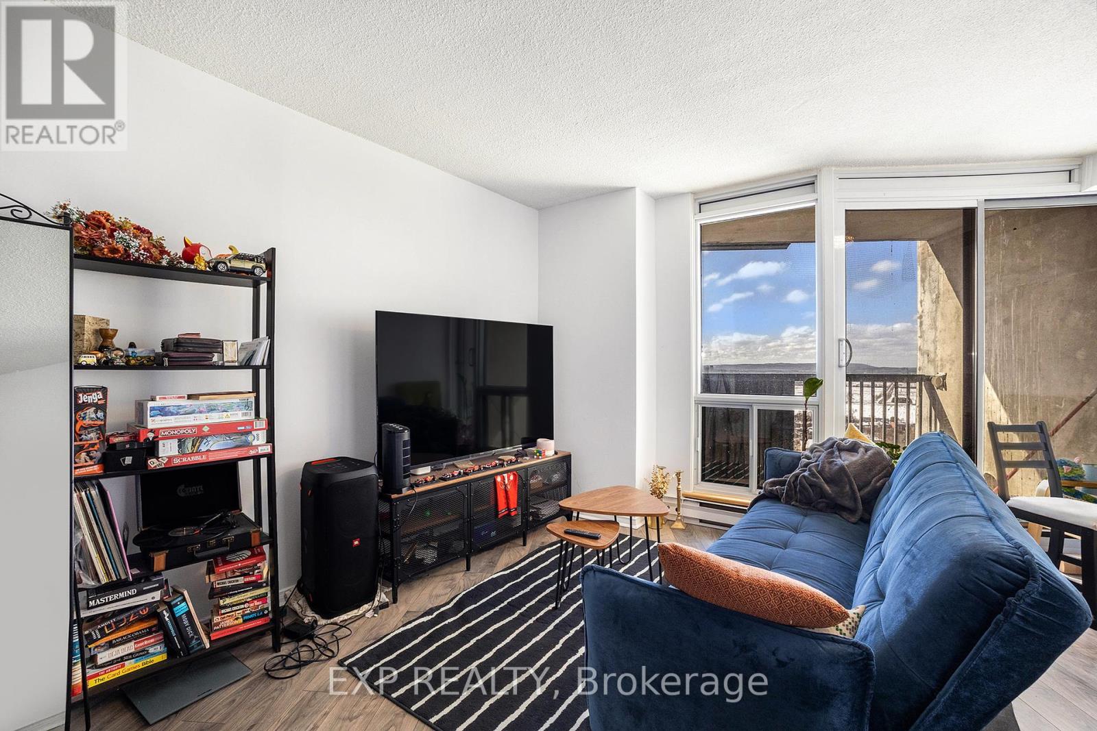 2309 - 900 Dynes Road
