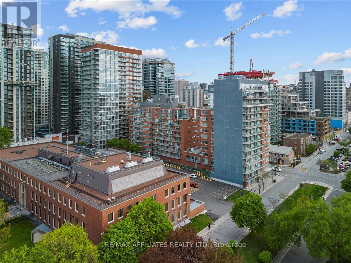 201 - 180 York Street