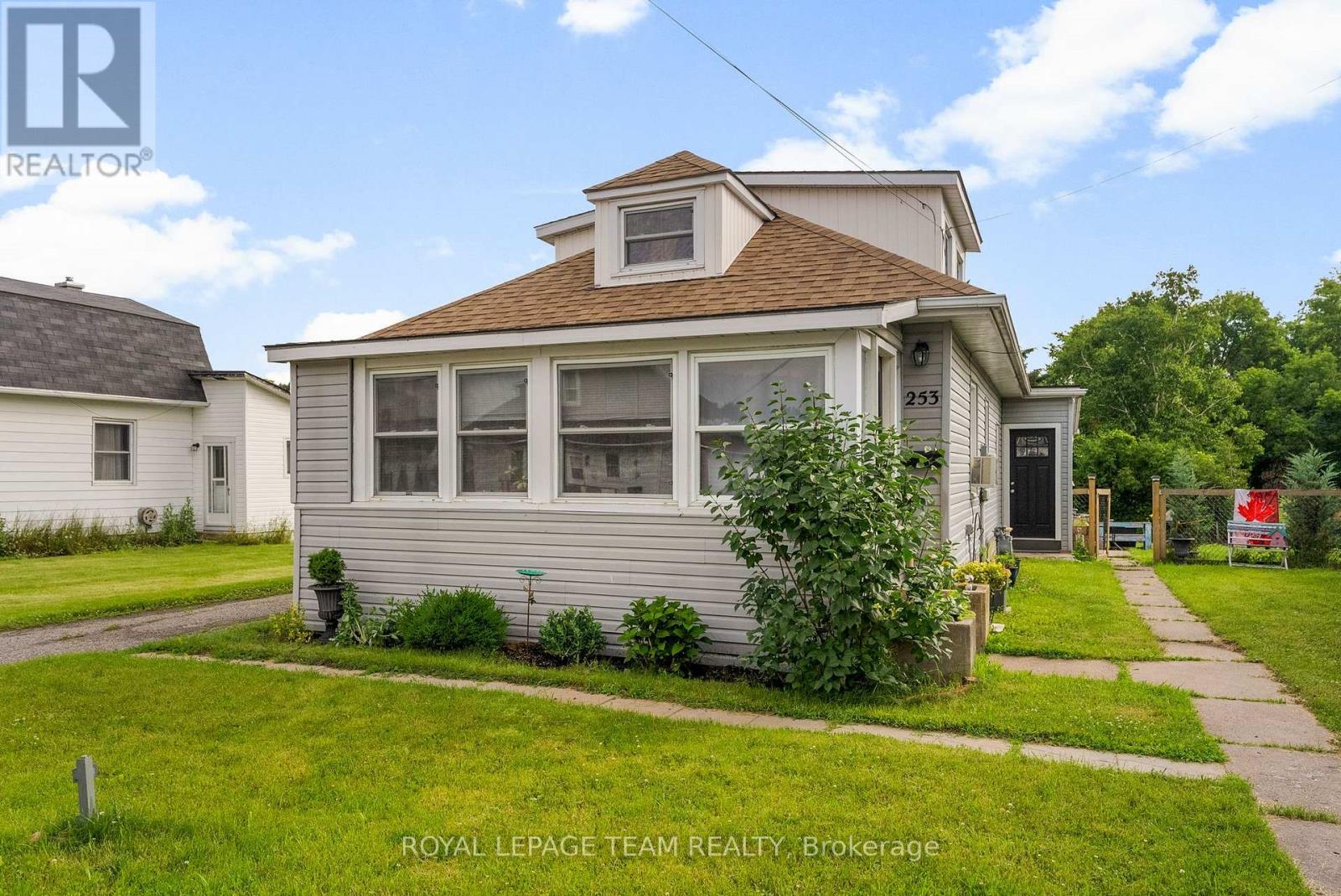 253 Mclean Street