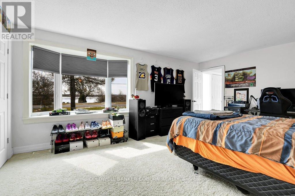 11391 Lakeshore Drive