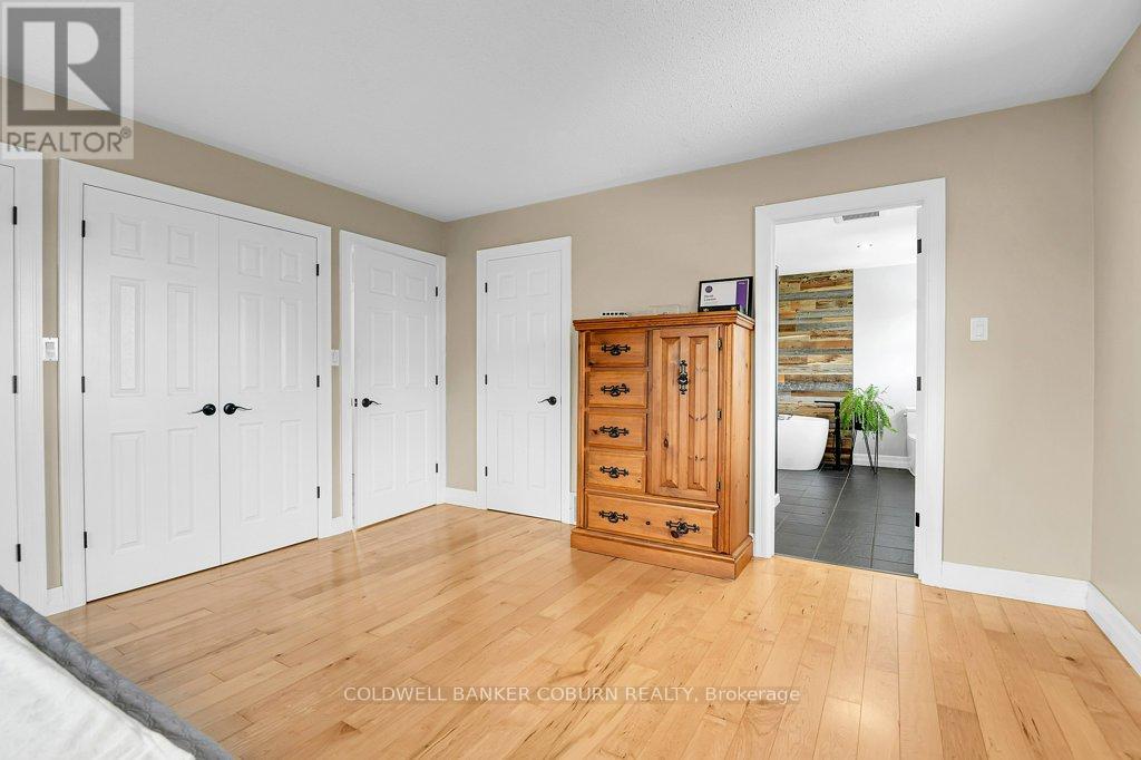 11391 Lakeshore Drive