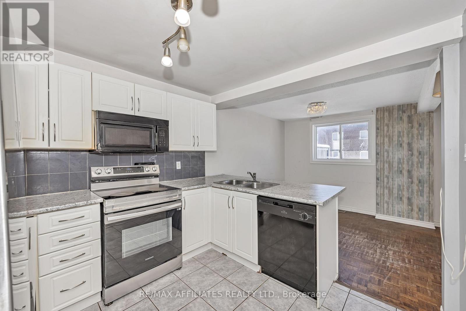 67 - 392 Garden Glen Private
