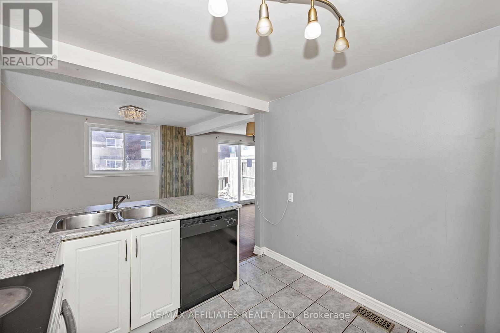 67 - 392 Garden Glen Private