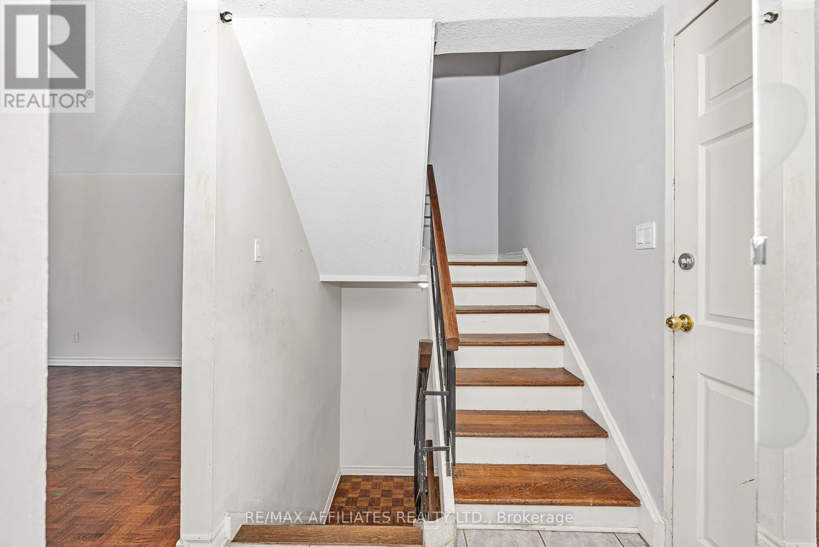 67 - 392 Garden Glen Private