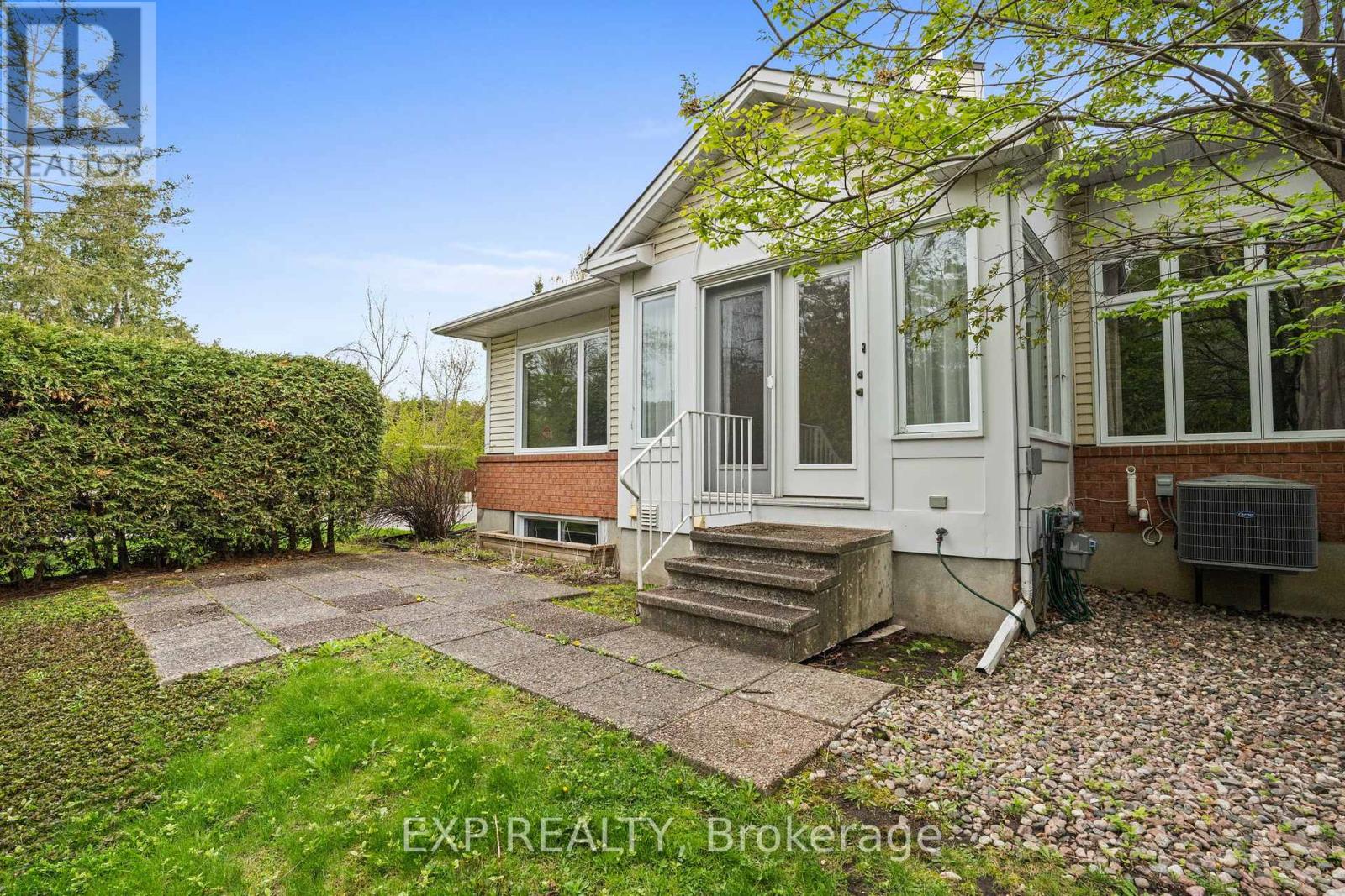 1 Heather Glen Court