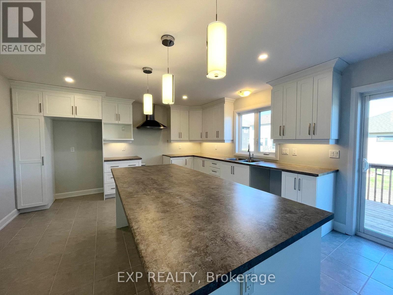 827 Solidex Place