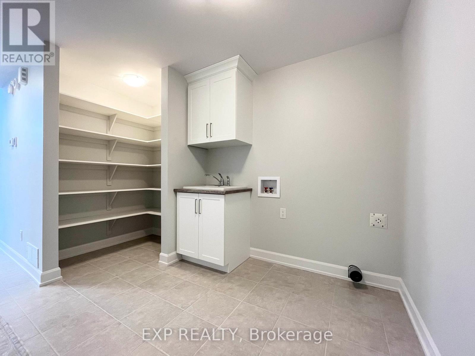 827 Solidex Place