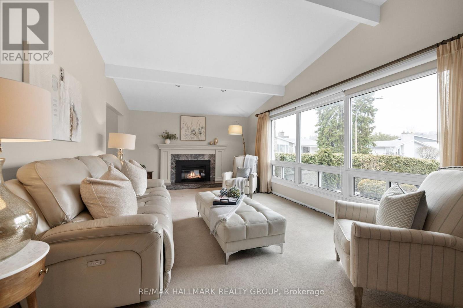 664 Glenhurst Crescent