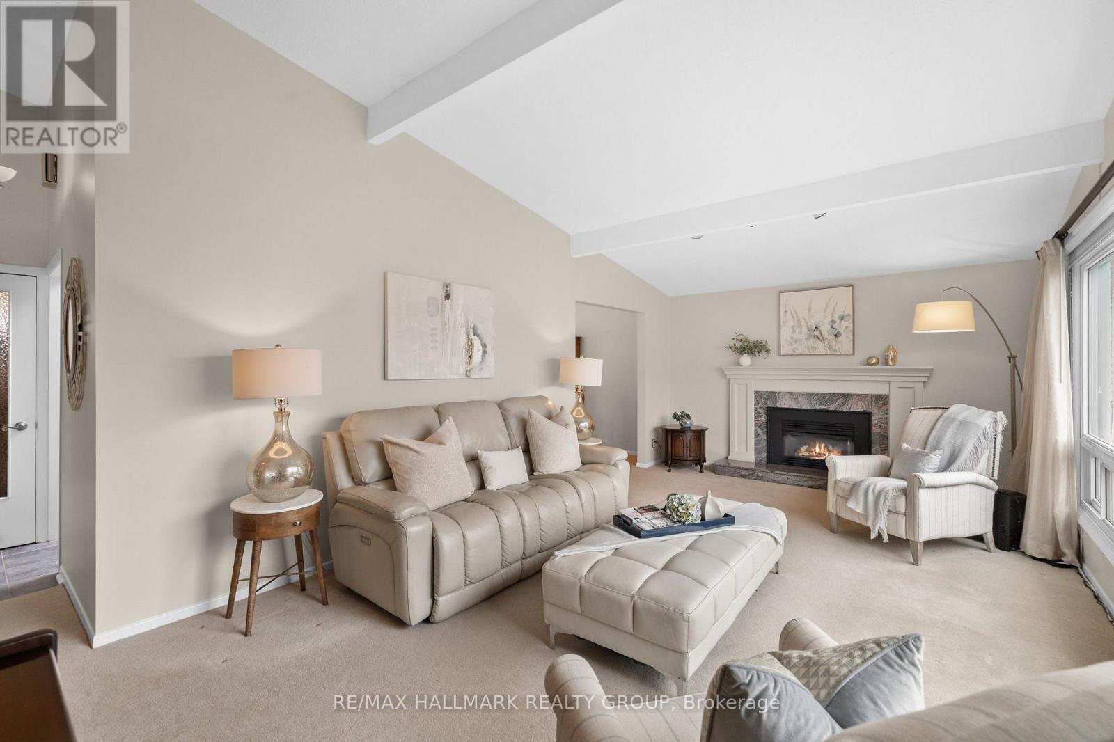 664 Glenhurst Crescent