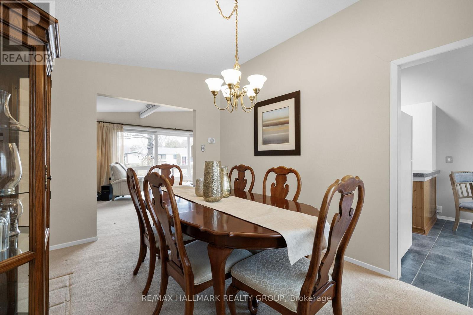 664 Glenhurst Crescent