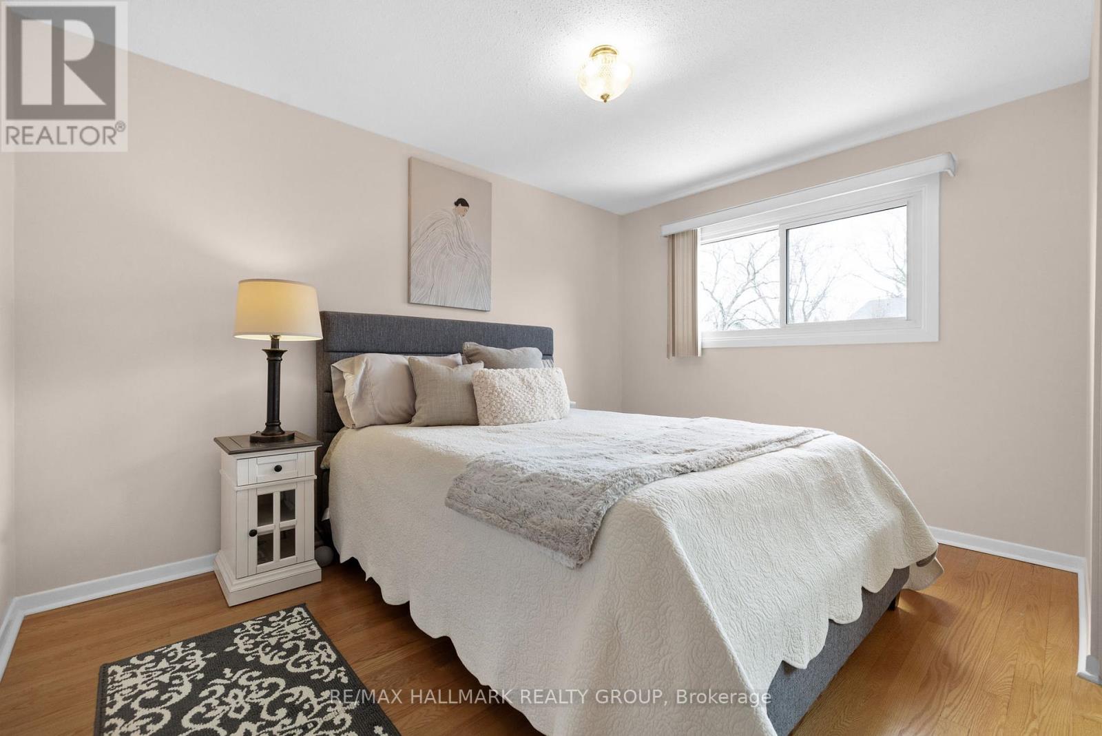 664 Glenhurst Crescent