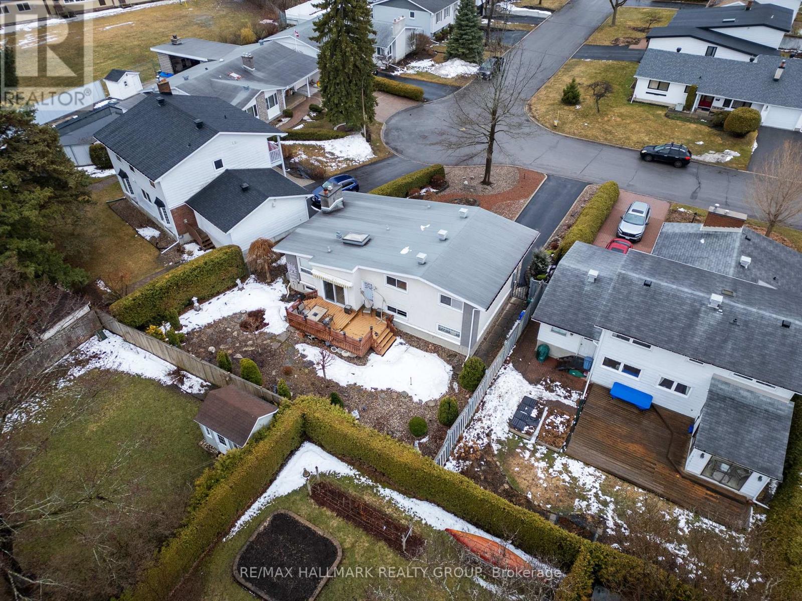 664 Glenhurst Crescent