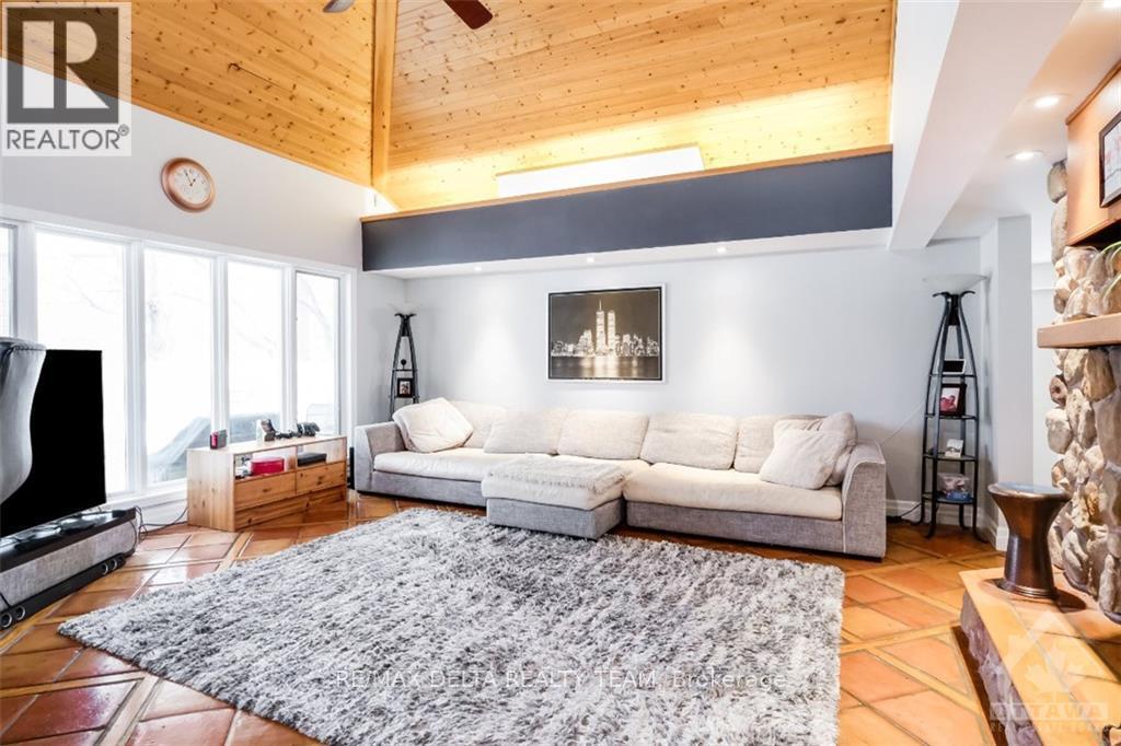 4 Aleutian Road