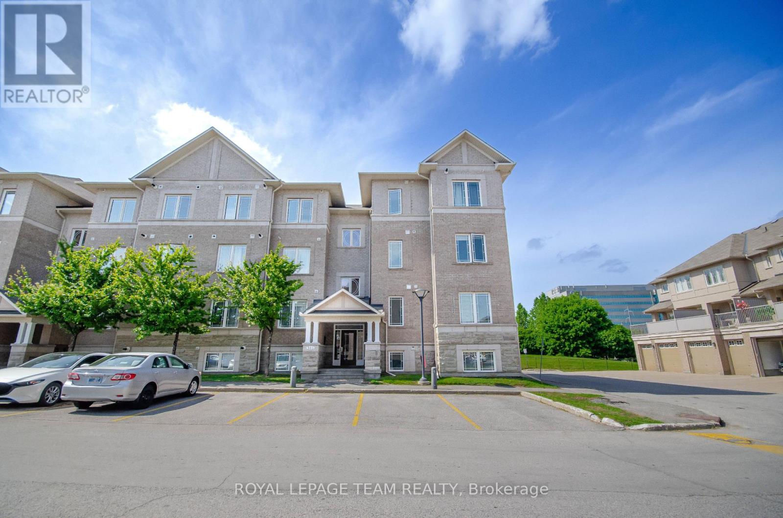 4 - 385 Paseo Private