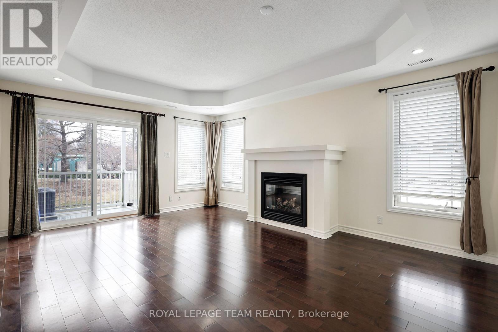 4 - 385 Paseo Private