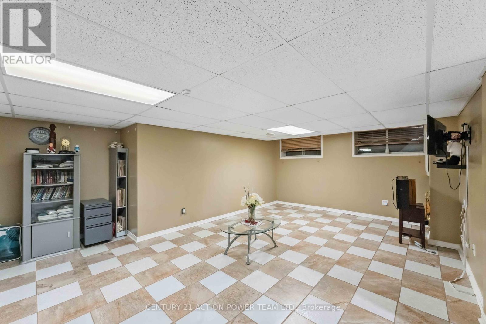 636 Aquaview Drive