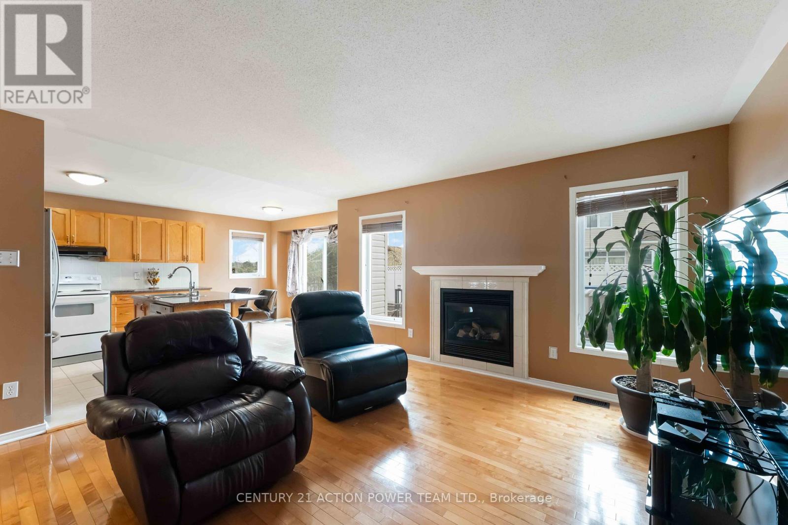 636 Aquaview Drive