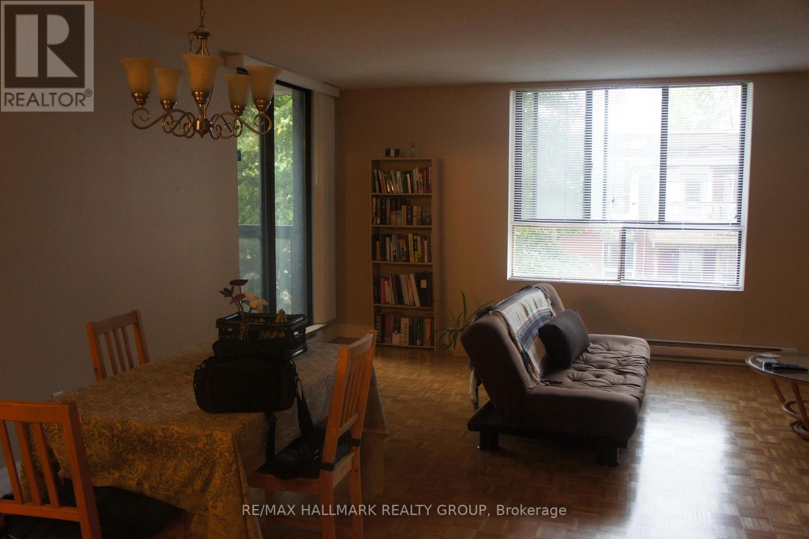 208 - 475 Laurier Avenue W