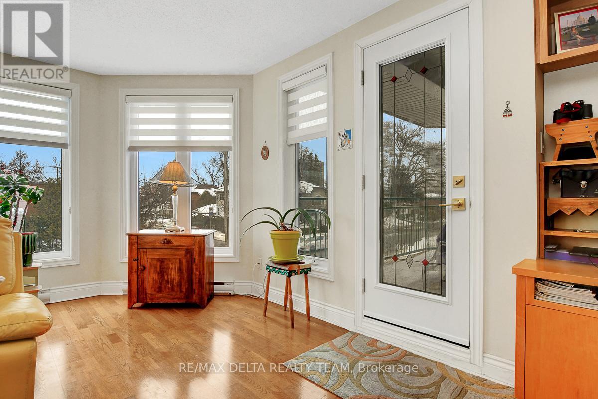 302a - 62 Donald Street