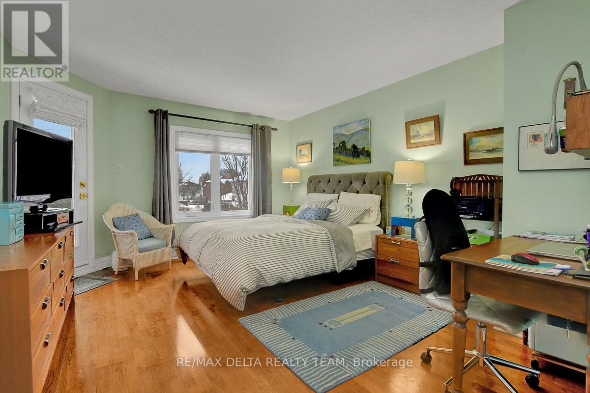 302a - 62 Donald Street
