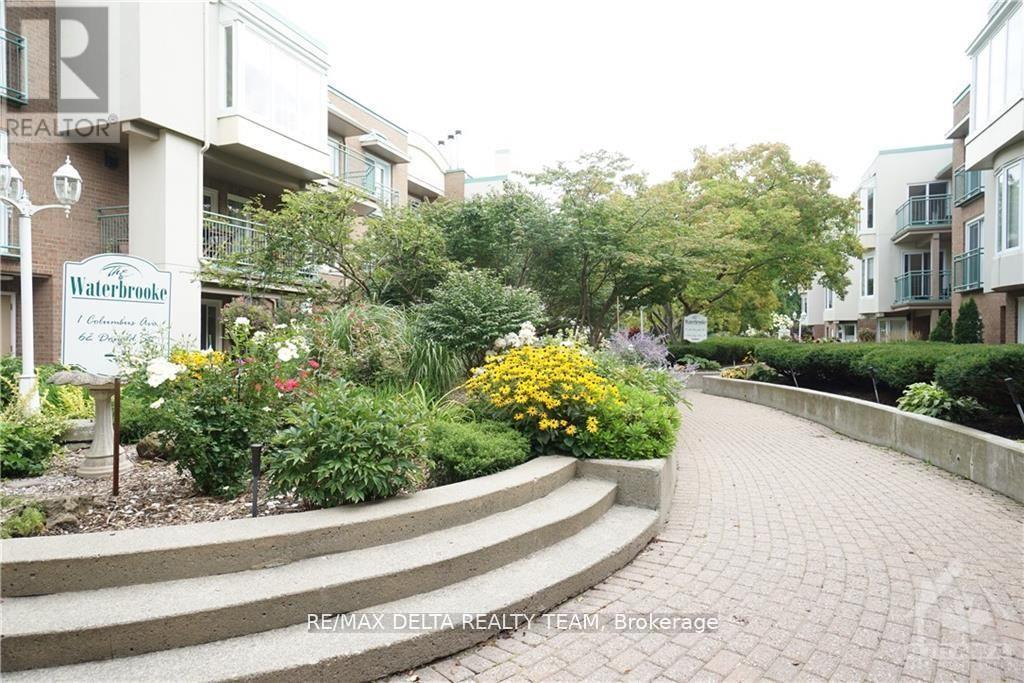 302a - 62 Donald Street
