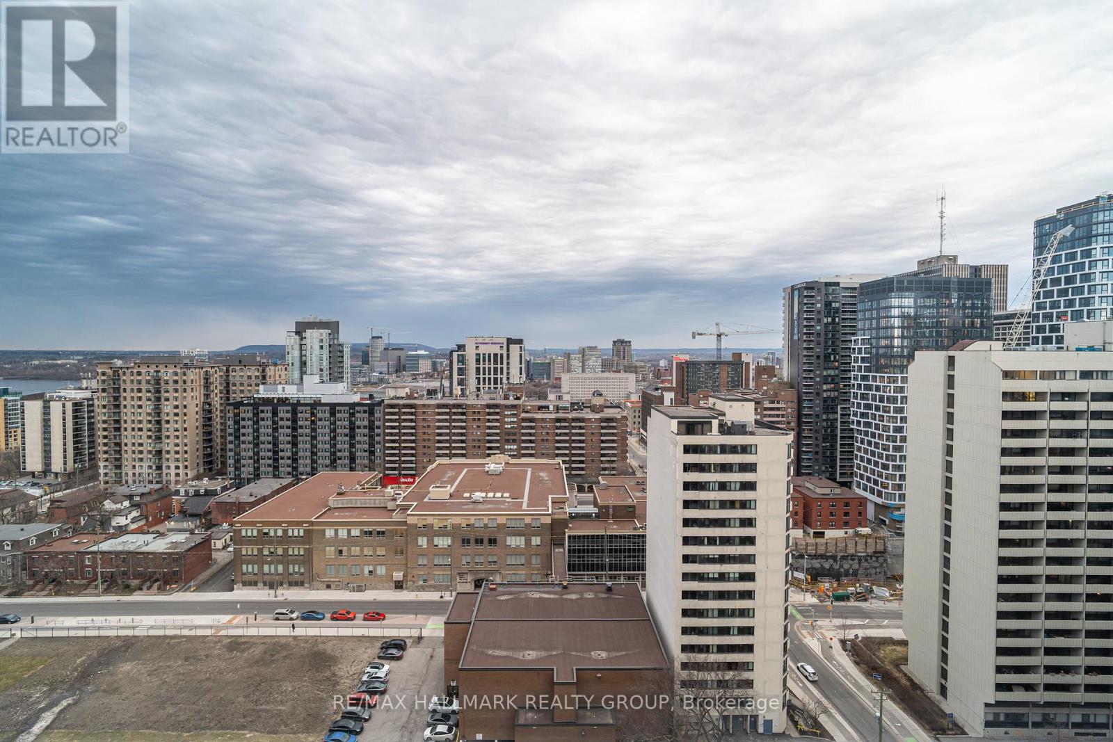 2205 - 500 Laurier Avenue W