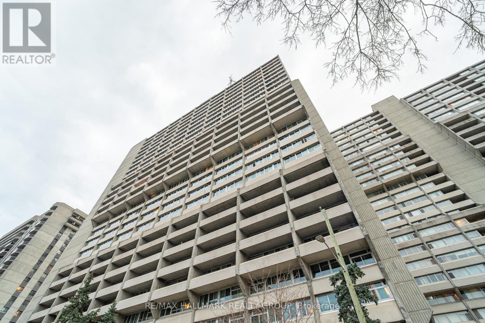 2205 - 500 Laurier Avenue W